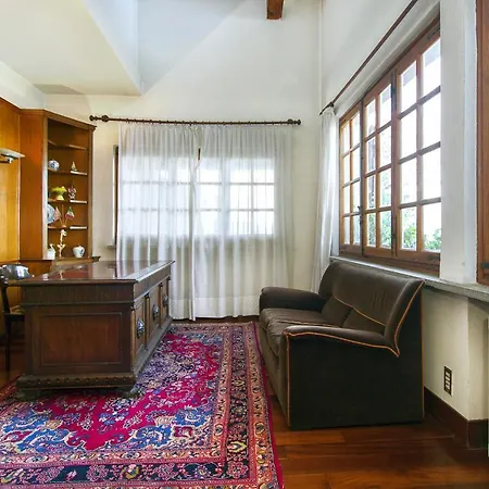 Ispra Villa Sleeps 10 With Wifi *