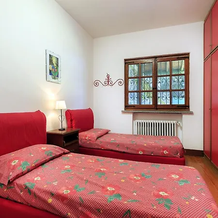 Ispra Villa Sleeps 10 With Wifi * イスプラ