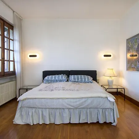 ヴィラ Ispra Villa Sleeps 10 With Wifi *