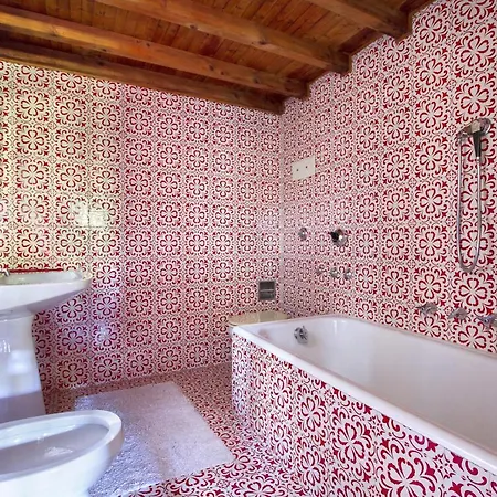 ヴィラ Ispra Villa Sleeps 10 With Wifi *