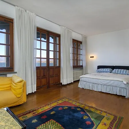 Ispra Villa Sleeps 10 With Wifi イスプラ